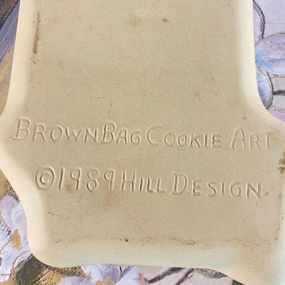 Brown Bag Cookie Art Vintage Bear Sleeping Mold 1989 Clay Farmhouse - Picture 3 of 5